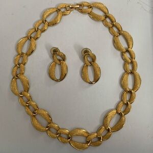 EUC Vintage XL Chain Links necklace earrings set